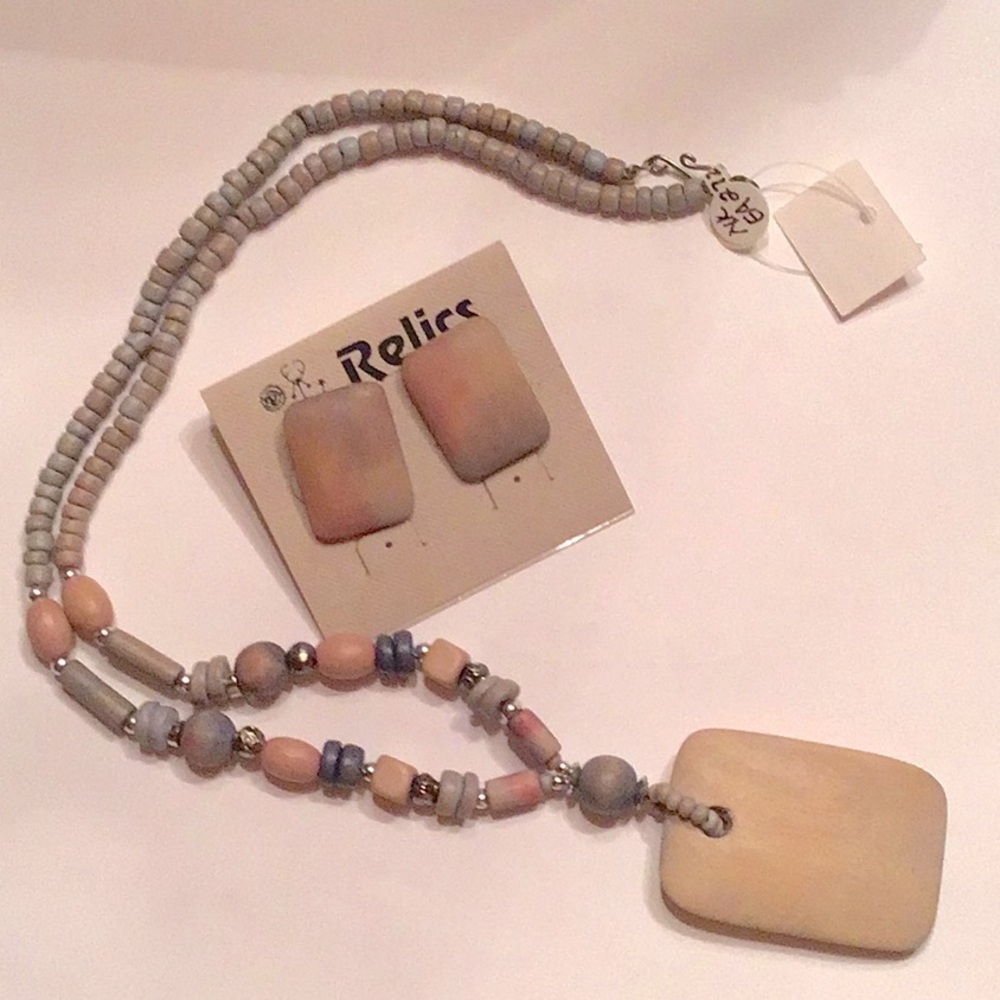New Fashion Necklace Set, lightweight, pierced earrings,